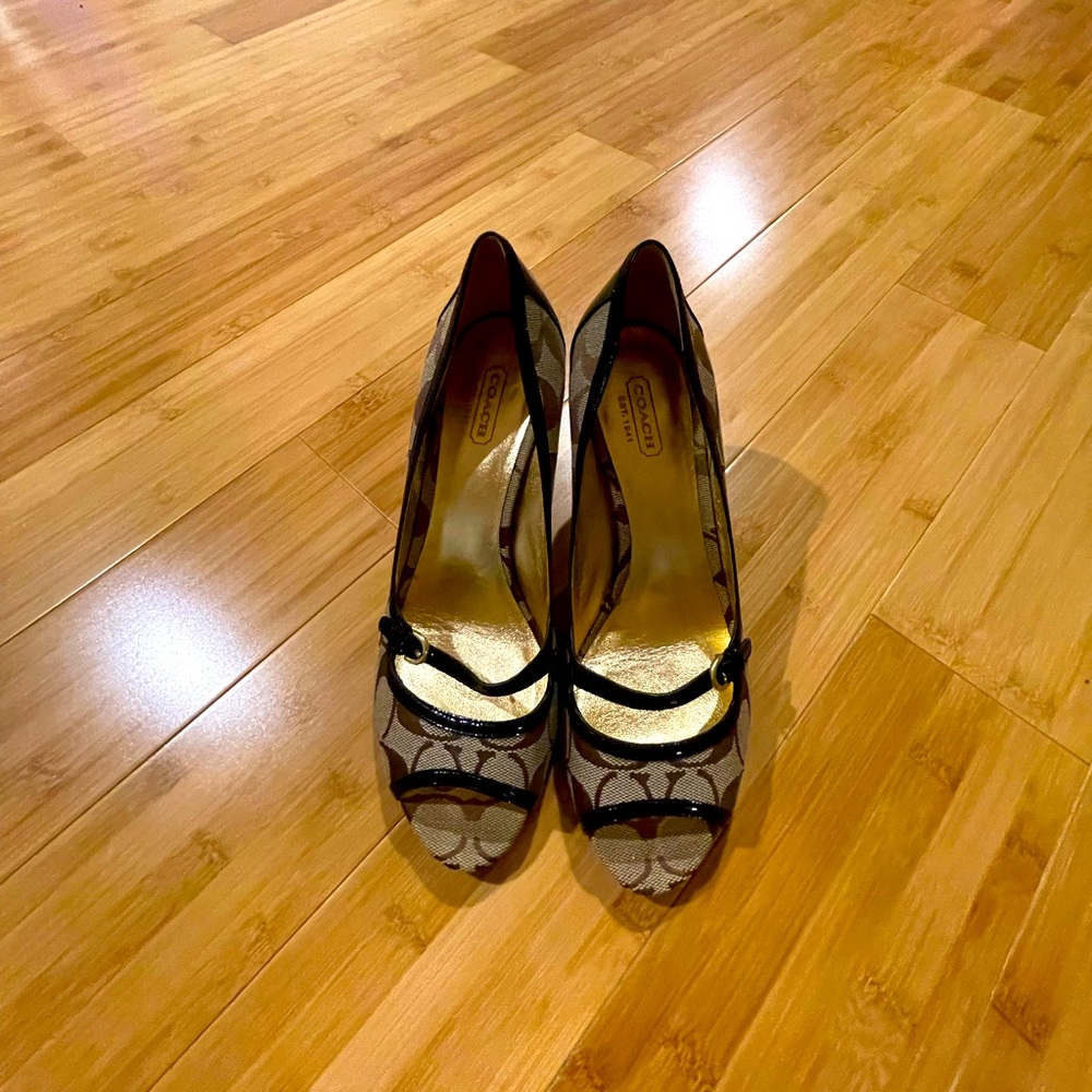 Coach heels size 7.5
